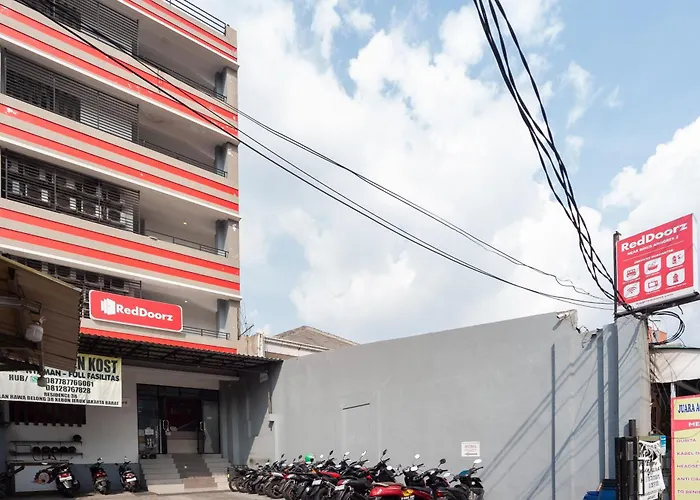 Reddoorz Near Binus Anggrek 2 Hotel Jakarta